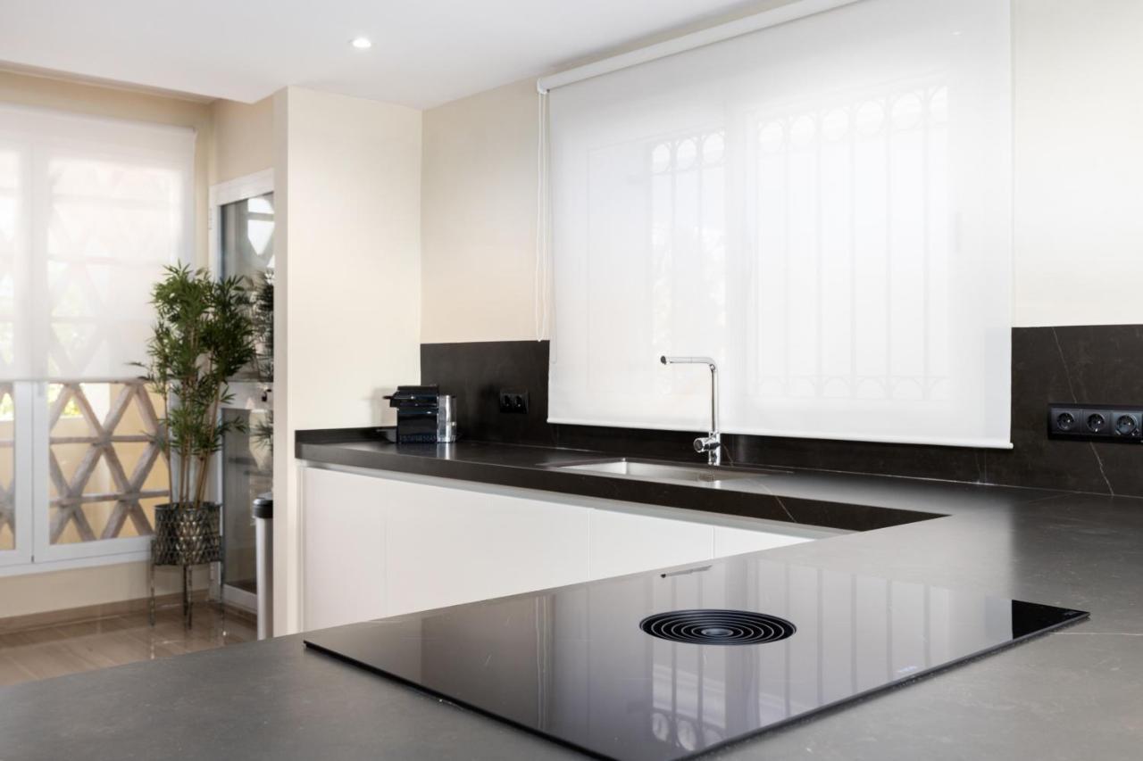 Homeforguest Front Line Beach Apartment In Hacienda Playa Marbella Eksteriør bilde
