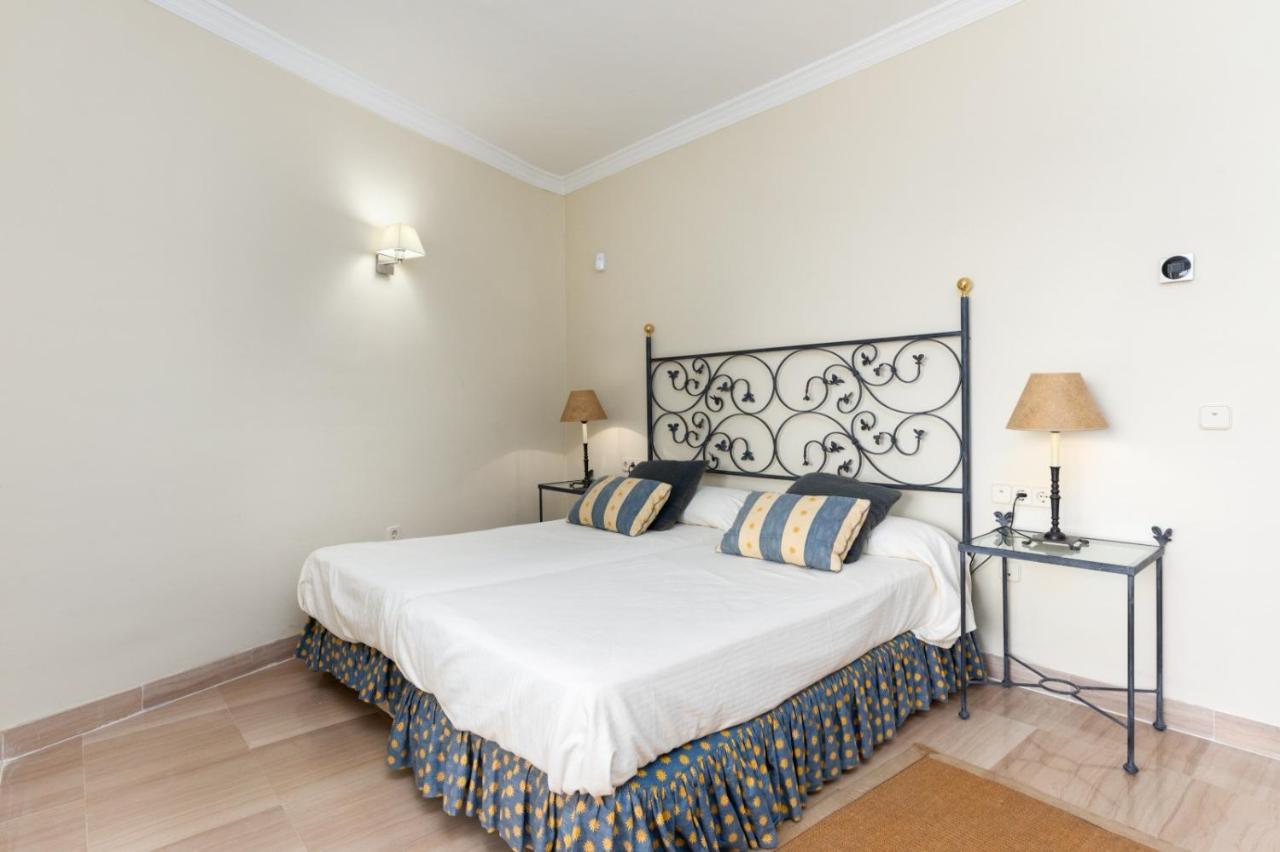 Homeforguest Front Line Beach Apartment In Hacienda Playa Marbella Eksteriør bilde
